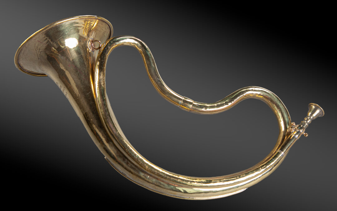 CURVED BUGLE